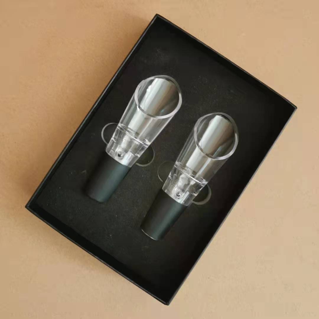แพคเกจของขวัญสีแดงไวน์ที่เปิดข - Bottle Stopper Set บทวิจารณ์และราคา