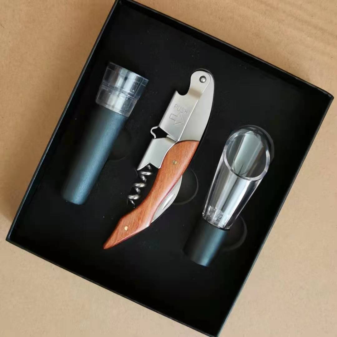 แพคเกจของขวัญสีแดงไวน์ที่เปิดข - Bottle Stopper Set บทวิจารณ์และราคา