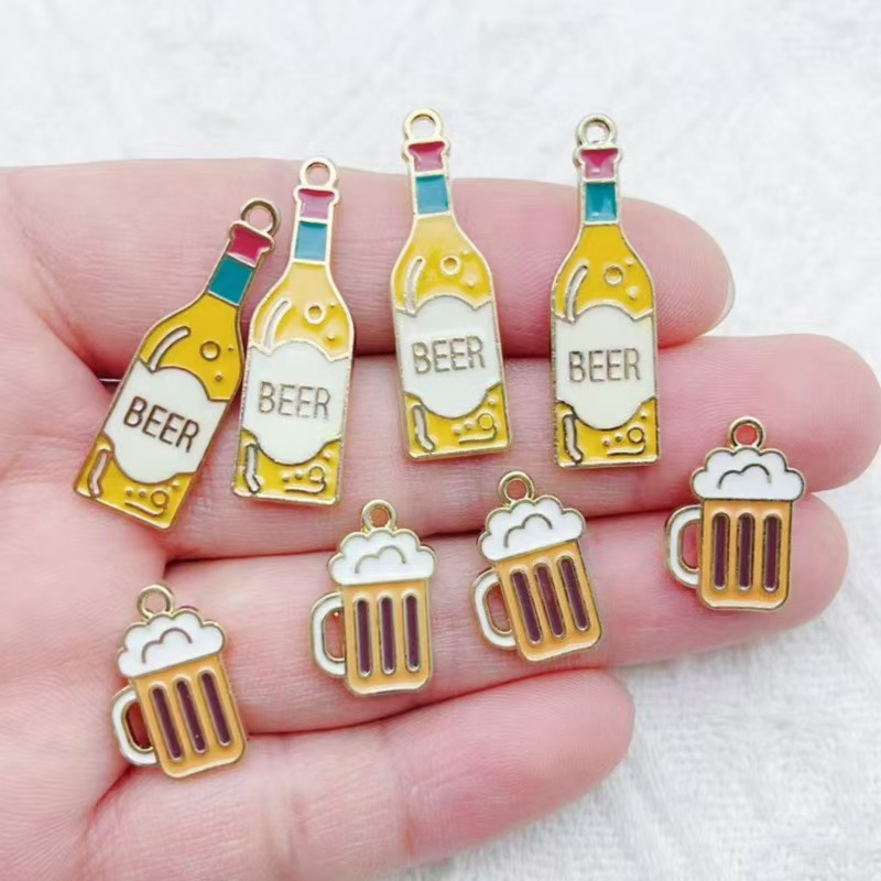 จี้แก้วเบียร์ลายการ์ตูนแบบหยดน - Beer & Wine Jockey Plaza Shopping บทวิจารณ์และราคา