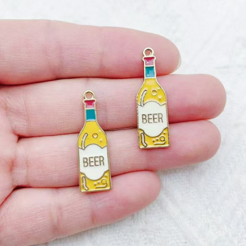 จี้แก้วเบียร์ลายการ์ตูนแบบหยดน - Beer & Wine Jockey Plaza Shopping บทวิจารณ์และราคา