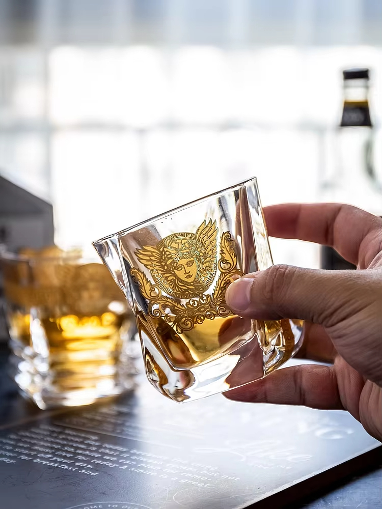 แก้ววิสกี้ทาสีหัวทอง Medusa ใช - Wine Beer And Liquor บทวิจารณ์และราคา
